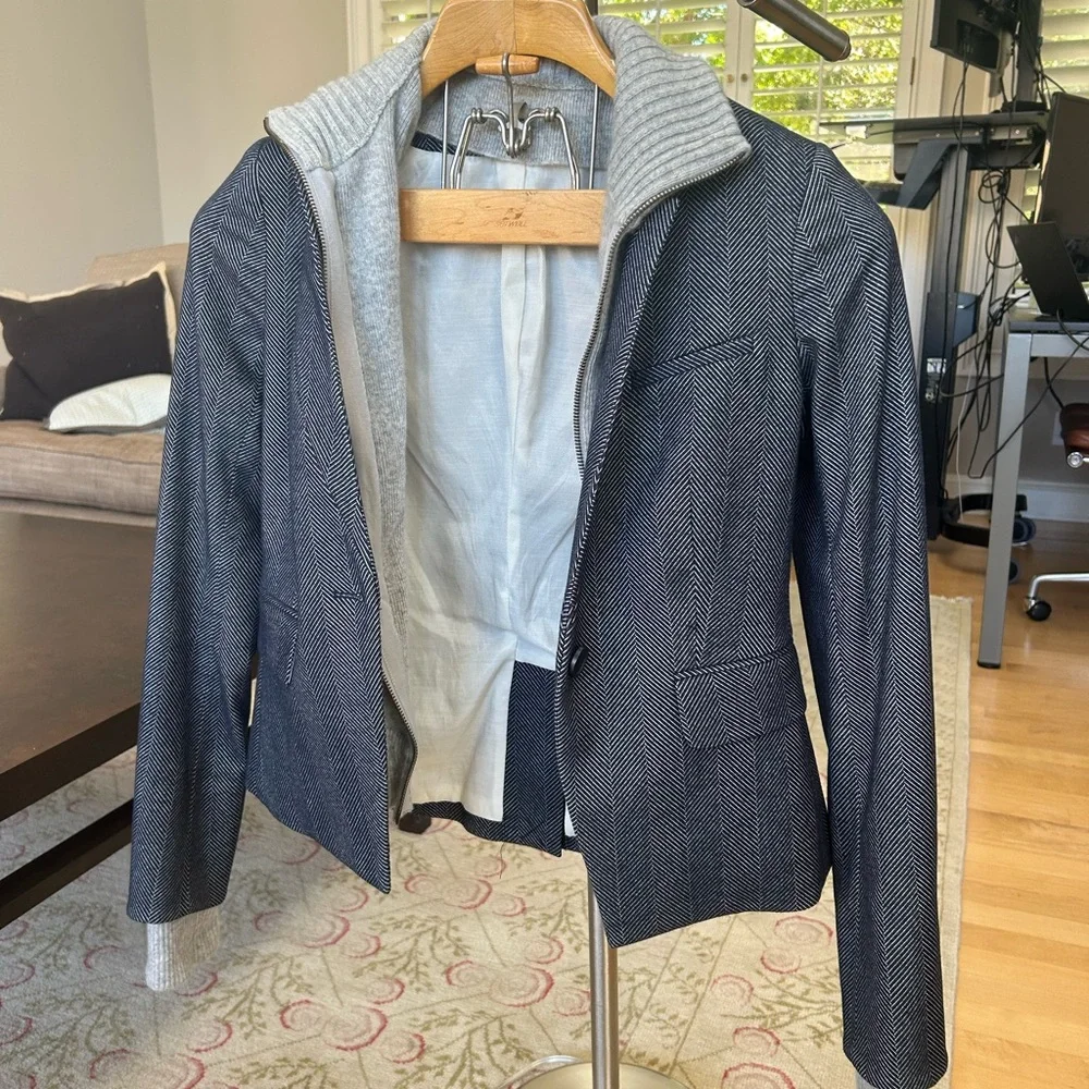 Veronica Beard Black and Gray Herringbone Blazer - Picture 1 of 7